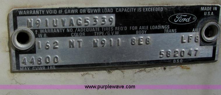 image for item I2694 1978 Ford semi truck