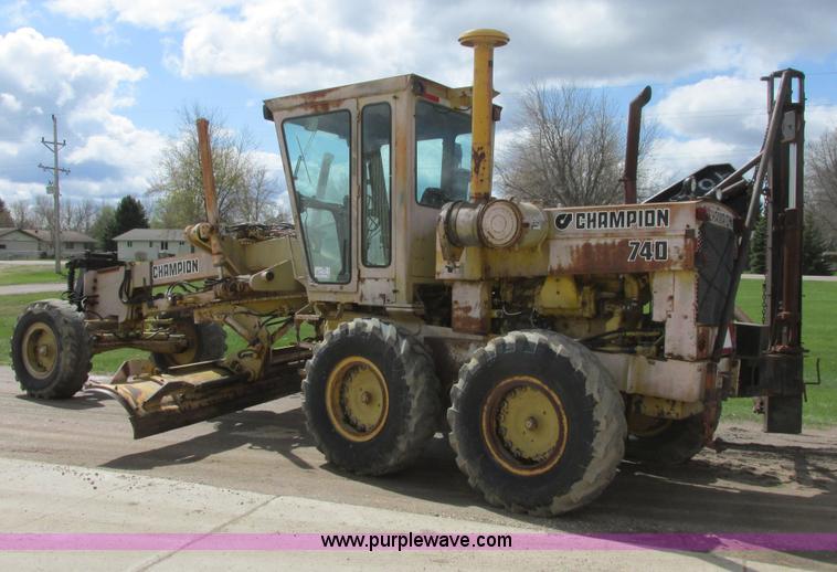 image for item I2695 1979 Champion 740A articulated motor grader