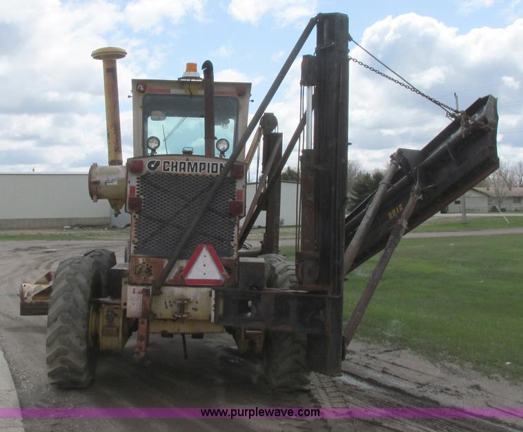 image for item I2695 1979 Champion 740A articulated motor grader