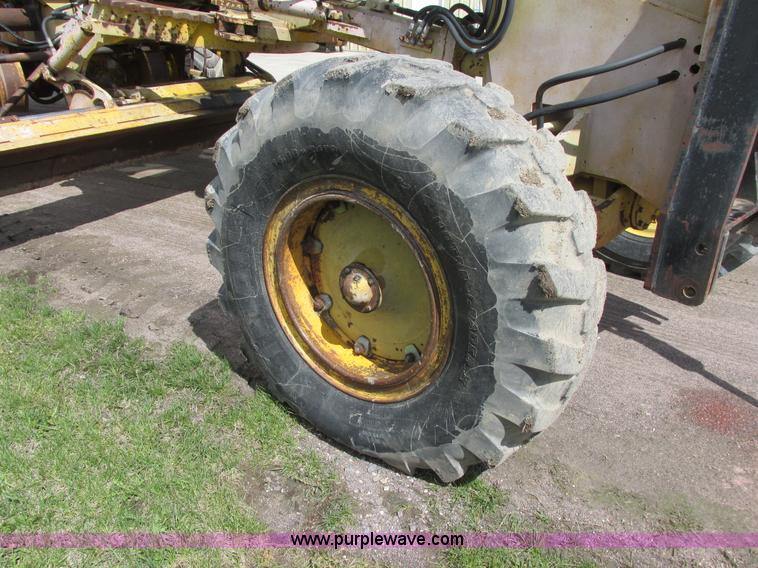 image for item I2695 1979 Champion 740A articulated motor grader