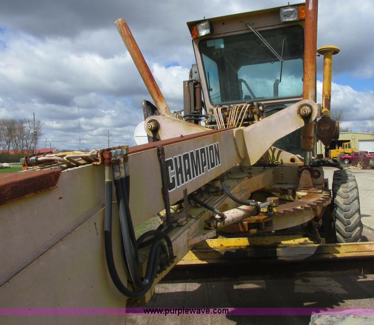 image for item I2695 1979 Champion 740A articulated motor grader