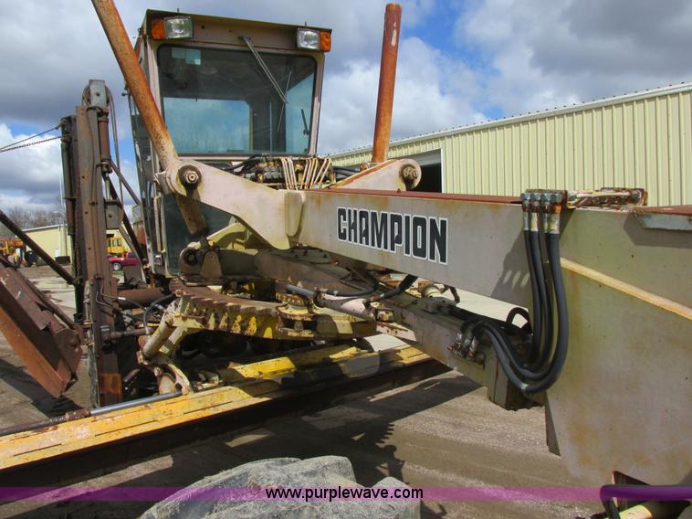image for item I2695 1979 Champion 740A articulated motor grader
