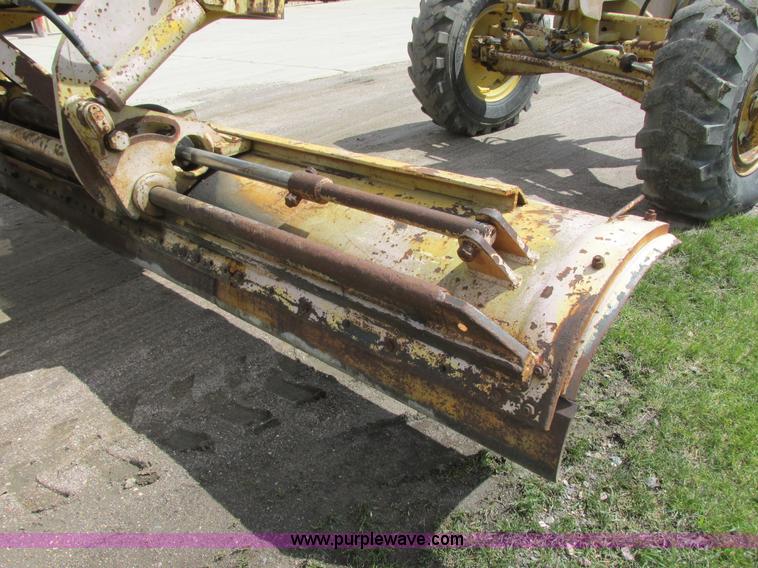 image for item I2695 1979 Champion 740A articulated motor grader