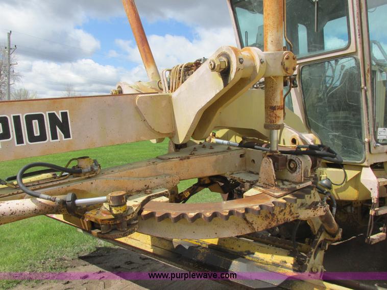 image for item I2695 1979 Champion 740A articulated motor grader