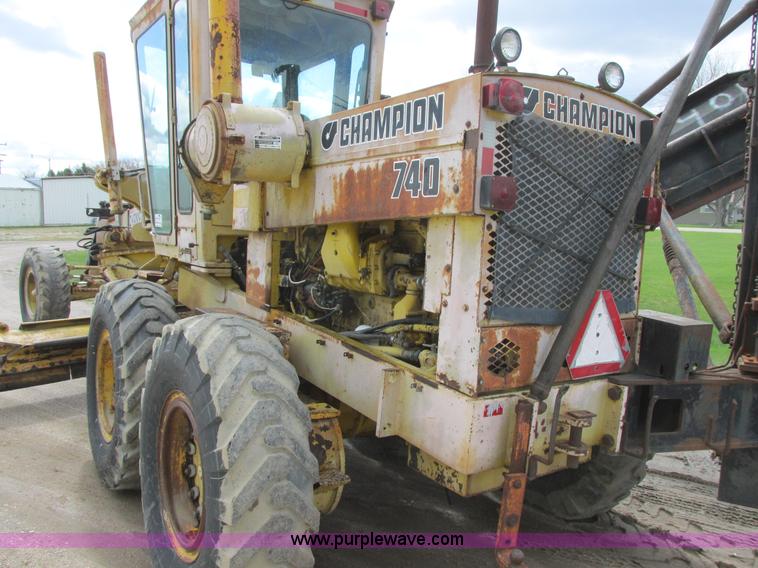 image for item I2695 1979 Champion 740A articulated motor grader
