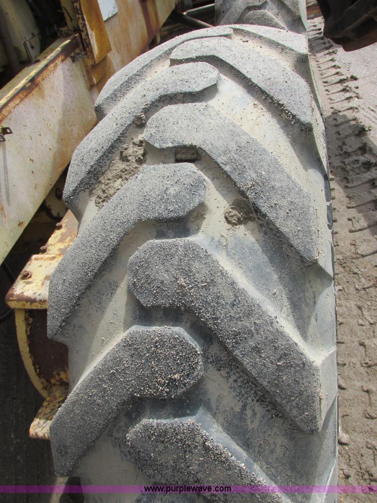 image for item I2695 1979 Champion 740A articulated motor grader