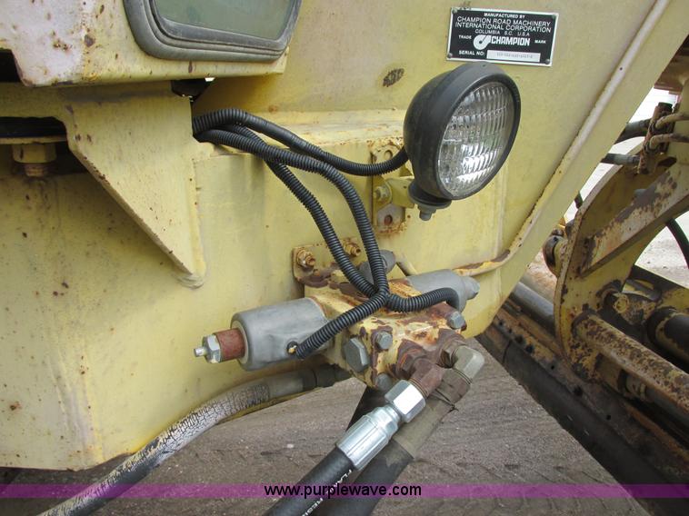 image for item I2695 1979 Champion 740A articulated motor grader