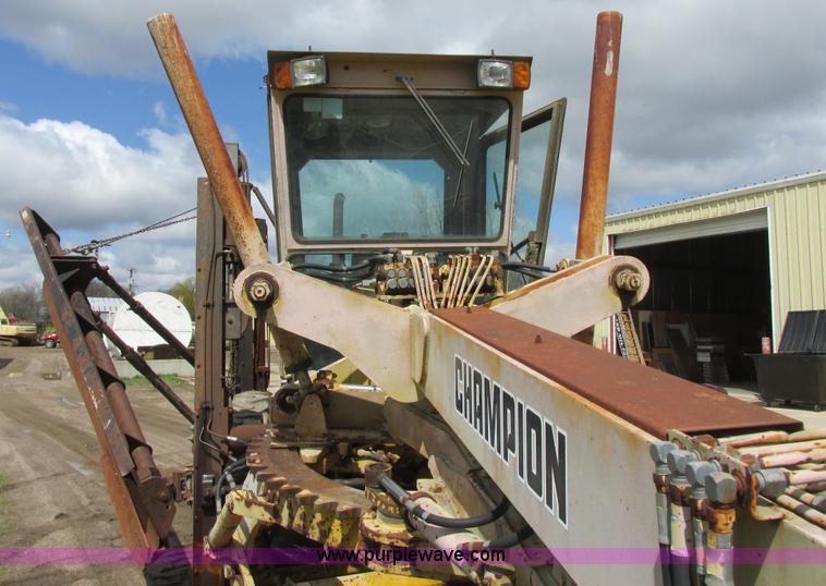 image for item I2695 1979 Champion 740A articulated motor grader