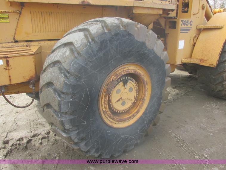 image for item I2702 1979 Fiat-Allis 745C wheel loader