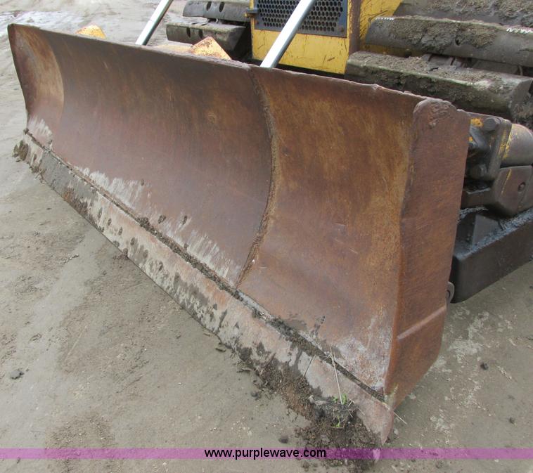 image for item I2703 1984 Komatsu D65P-8LGP dozer