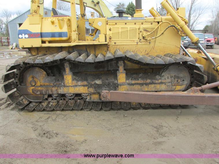 image for item I2703 1984 Komatsu D65P-8LGP dozer