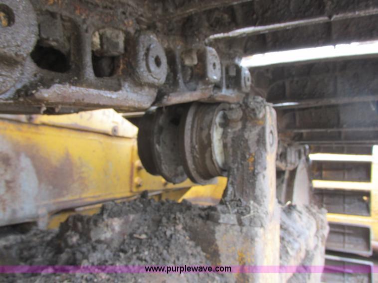 image for item I2703 1984 Komatsu D65P-8LGP dozer