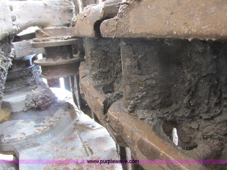 image for item I2703 1984 Komatsu D65P-8LGP dozer