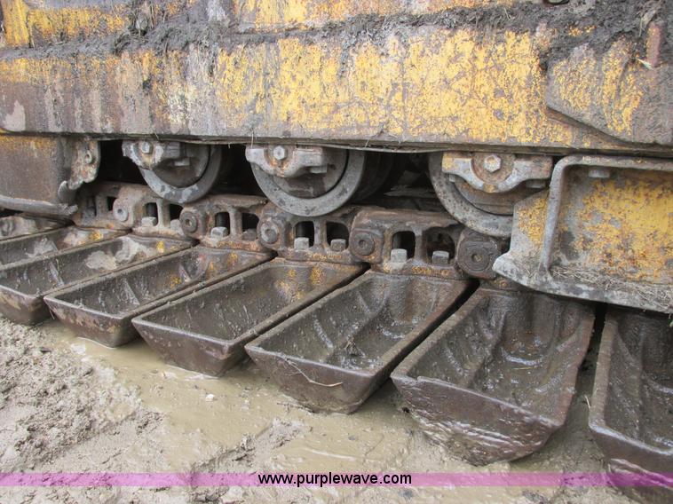 image for item I2703 1984 Komatsu D65P-8LGP dozer