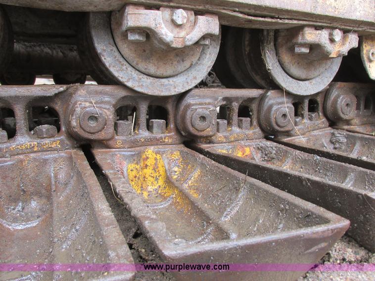 image for item I2703 1984 Komatsu D65P-8LGP dozer
