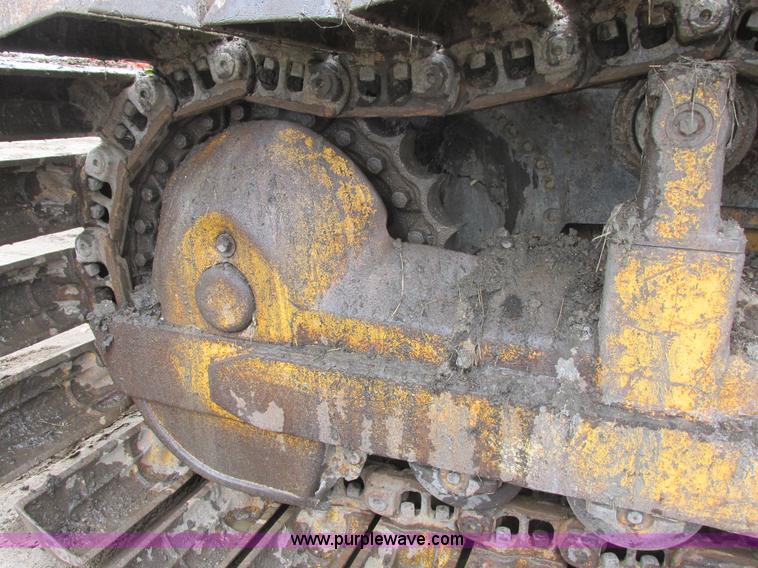 image for item I2703 1984 Komatsu D65P-8LGP dozer