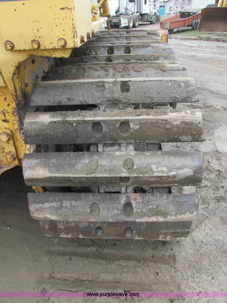 image for item I2703 1984 Komatsu D65P-8LGP dozer
