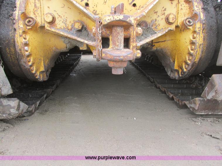 image for item I2703 1984 Komatsu D65P-8LGP dozer
