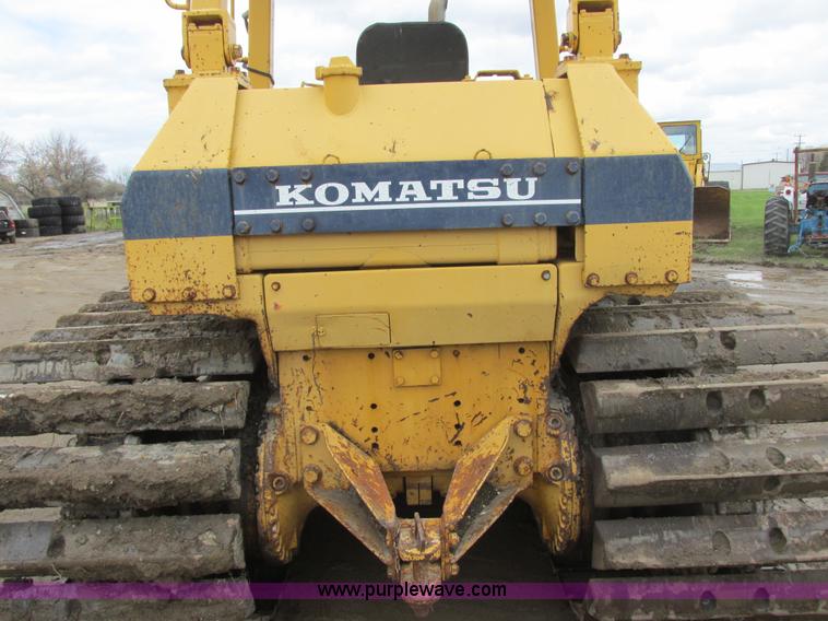 image for item I2703 1984 Komatsu D65P-8LGP dozer