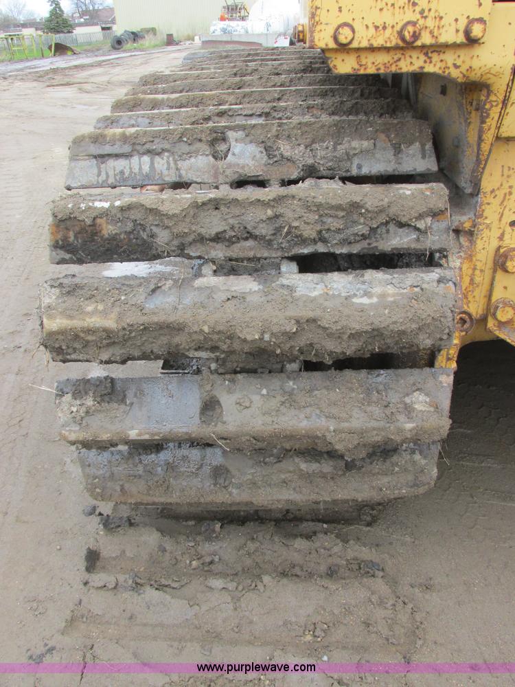 image for item I2703 1984 Komatsu D65P-8LGP dozer