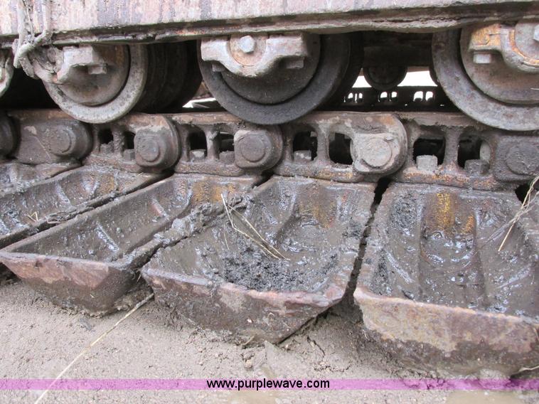 image for item I2703 1984 Komatsu D65P-8LGP dozer