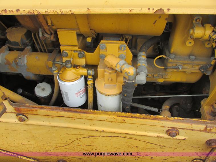 image for item I2703 1984 Komatsu D65P-8LGP dozer