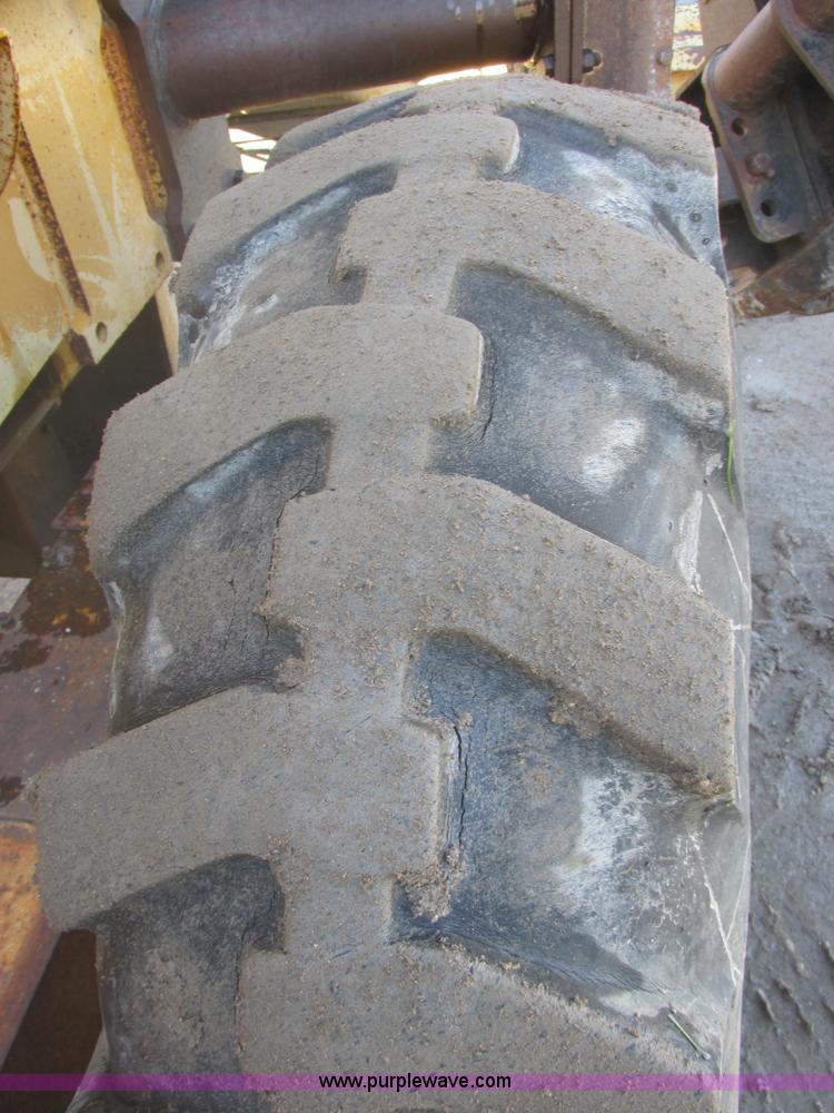 image for item I2704 1984 Champion 740B motor grader