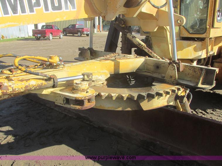 image for item I2704 1984 Champion 740B motor grader