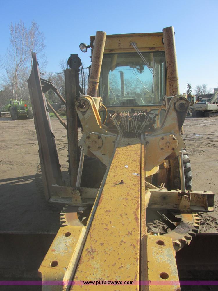 image for item I2704 1984 Champion 740B motor grader