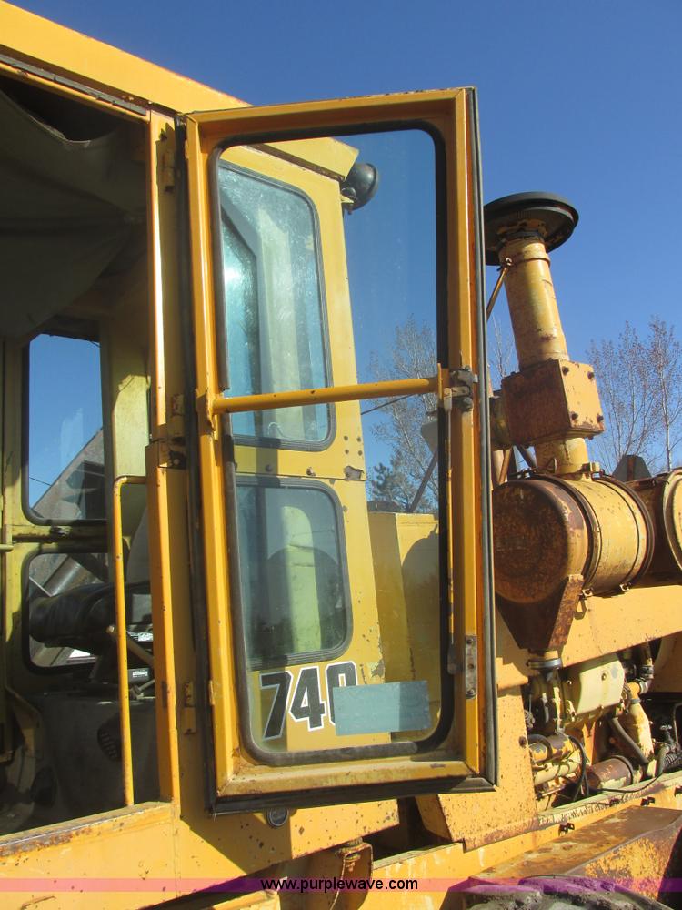 image for item I2704 1984 Champion 740B motor grader