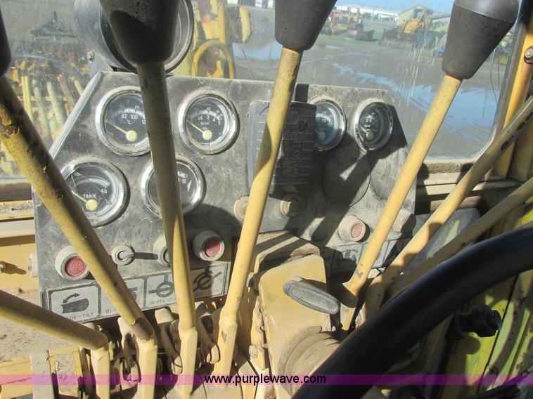 image for item I2704 1984 Champion 740B motor grader