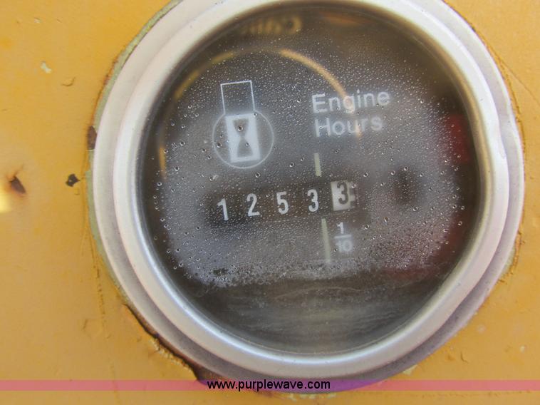 image for item I2704 1984 Champion 740B motor grader