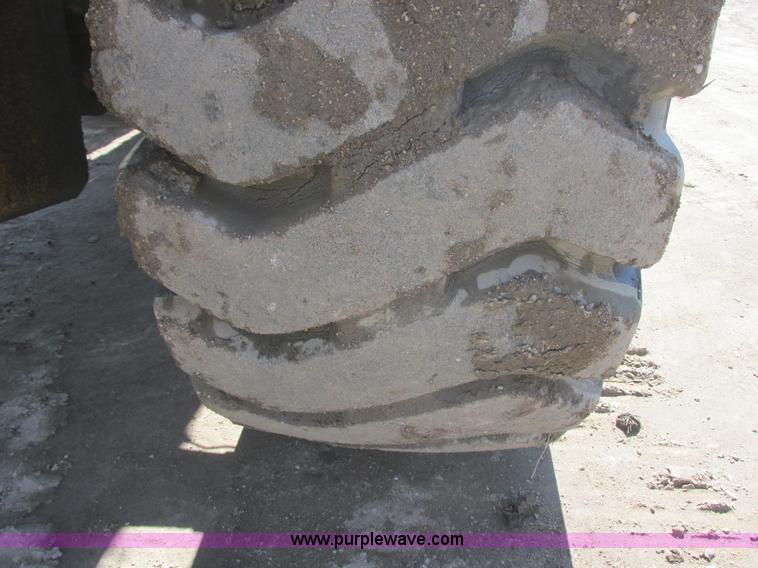 image for item I2705 1979 Hough-International H90E wheel loader