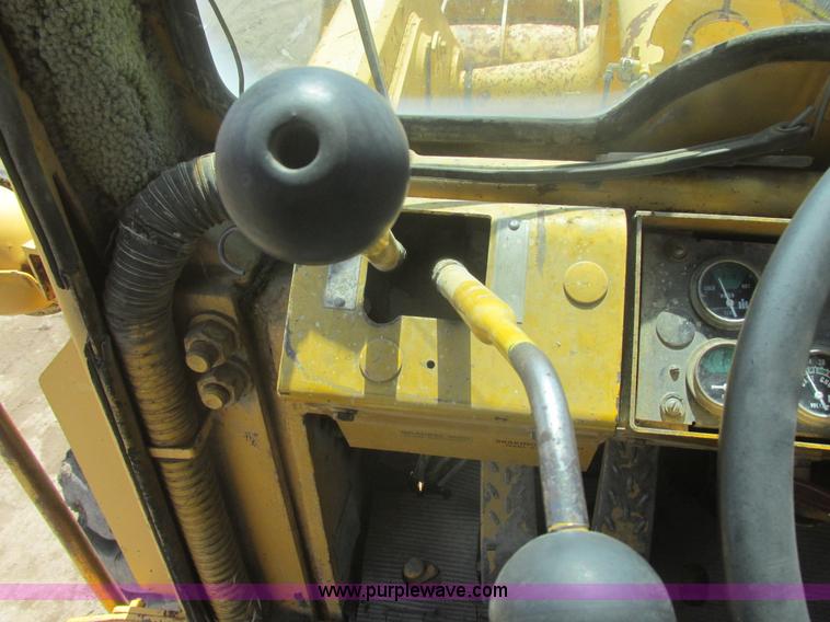 image for item I2705 1979 Hough-International H90E wheel loader