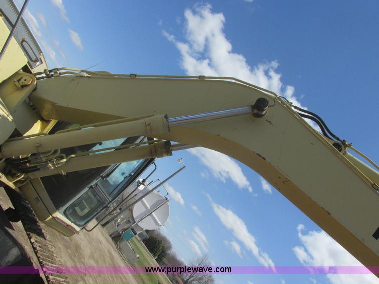 image for item I2706 1994 Komatsu PC200LC-6L excavator