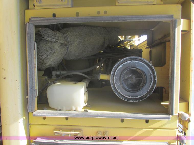 image for item I2706 1994 Komatsu PC200LC-6L excavator