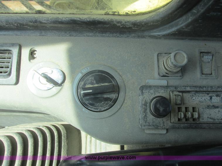 image for item I2706 1994 Komatsu PC200LC-6L excavator