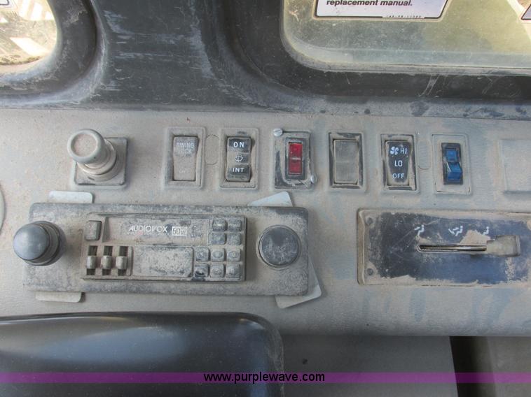 image for item I2706 1994 Komatsu PC200LC-6L excavator