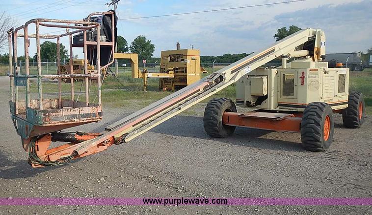 image for item I3618 1990 JLG 60HA boom lift