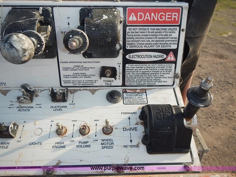 image for item I3618 1990 JLG 60HA boom lift