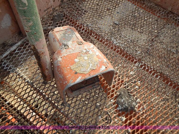 image for item I3618 1990 JLG 60HA boom lift