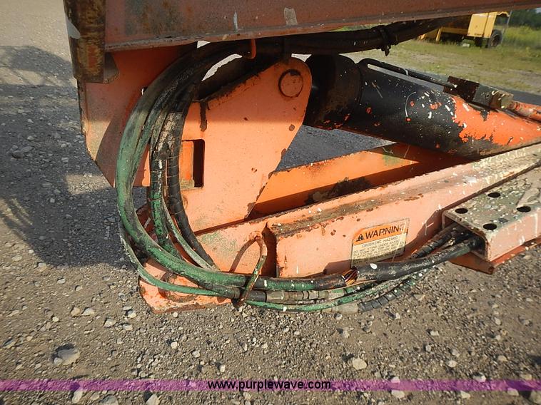 image for item I3618 1990 JLG 60HA boom lift