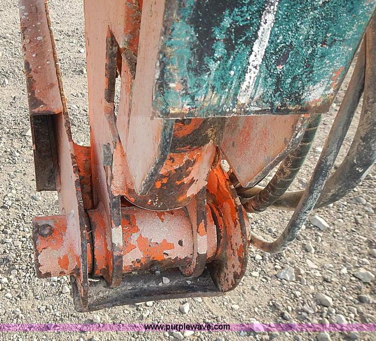 image for item I3618 1990 JLG 60HA boom lift