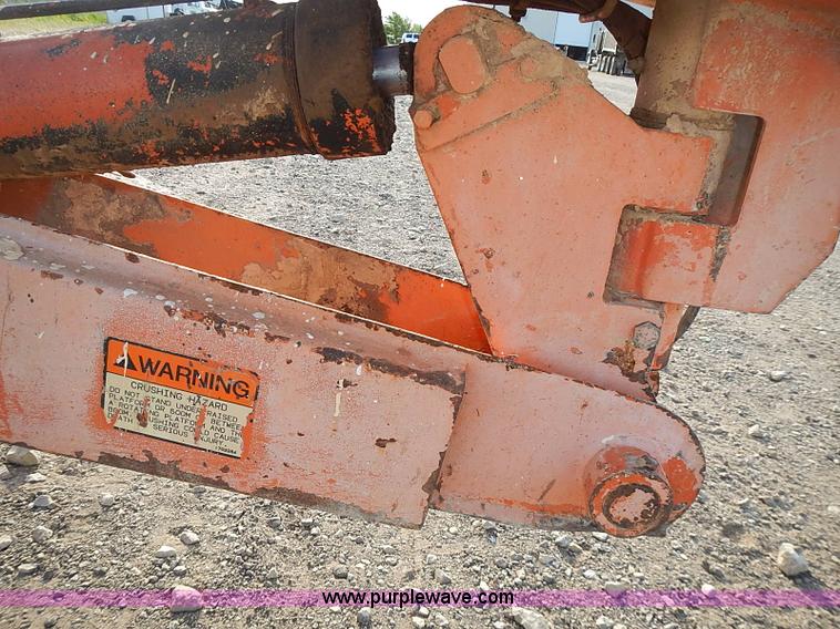 image for item I3618 1990 JLG 60HA boom lift