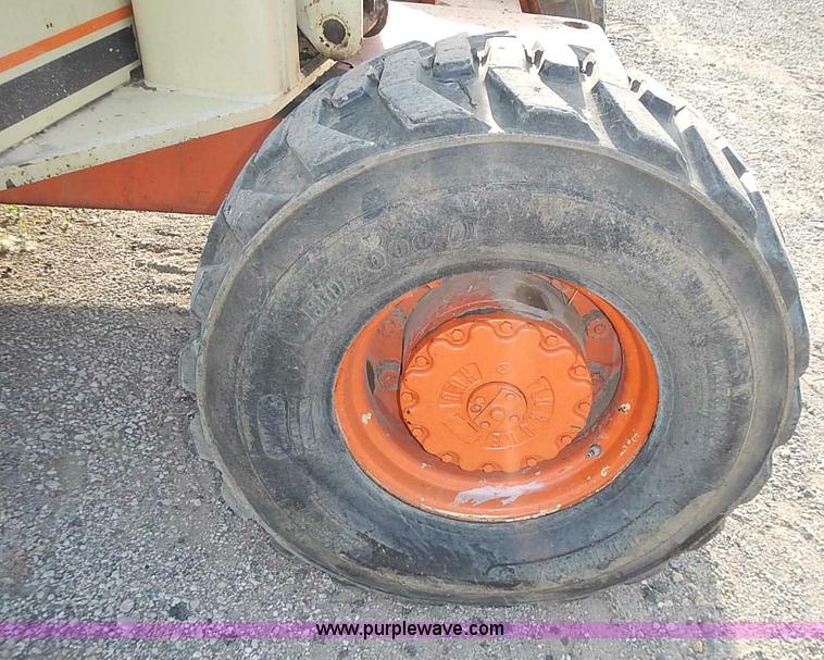 image for item I3618 1990 JLG 60HA boom lift