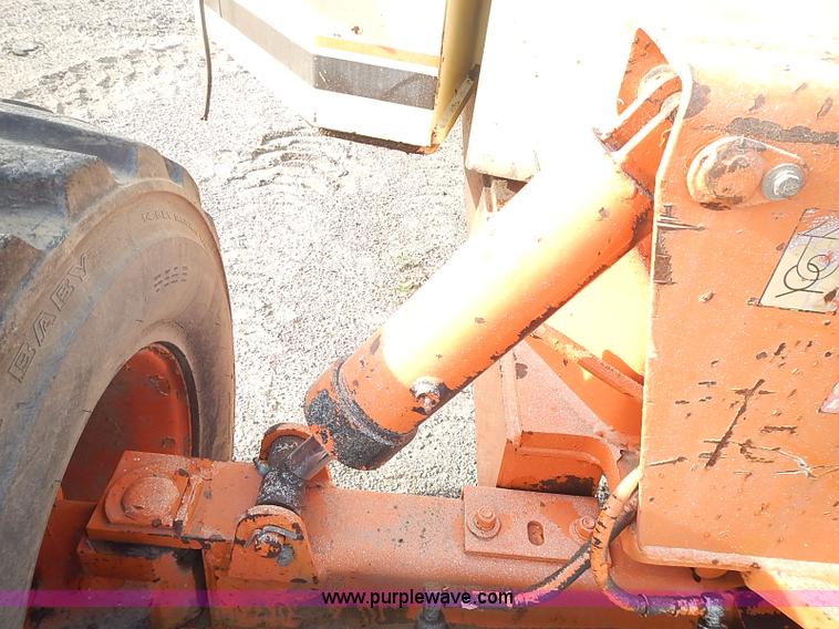 image for item I3618 1990 JLG 60HA boom lift