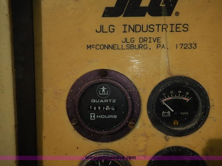 image for item I3618 1990 JLG 60HA boom lift