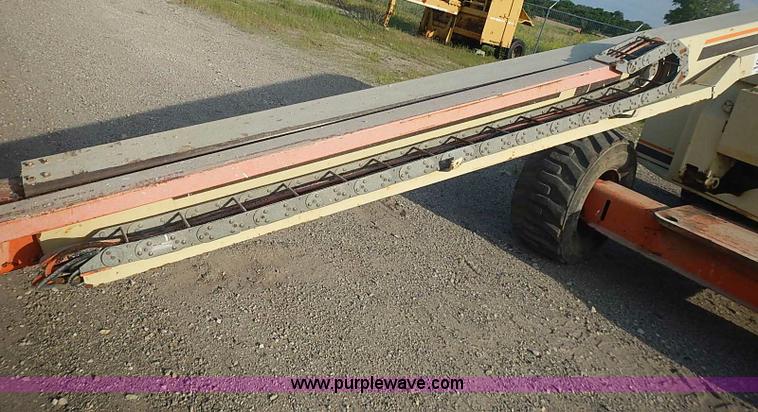 image for item I3618 1990 JLG 60HA boom lift