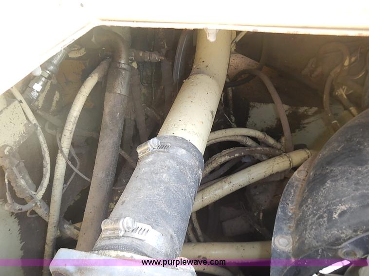 image for item I3618 1990 JLG 60HA boom lift