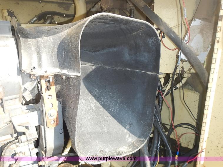 image for item I3618 1990 JLG 60HA boom lift